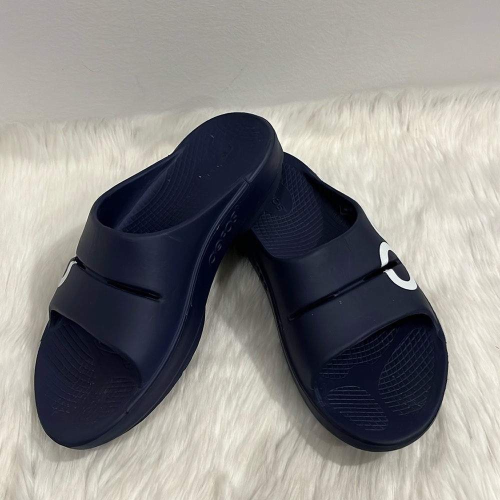 OOFOS Women’s Blue Sandals Size 9 Size Men 7